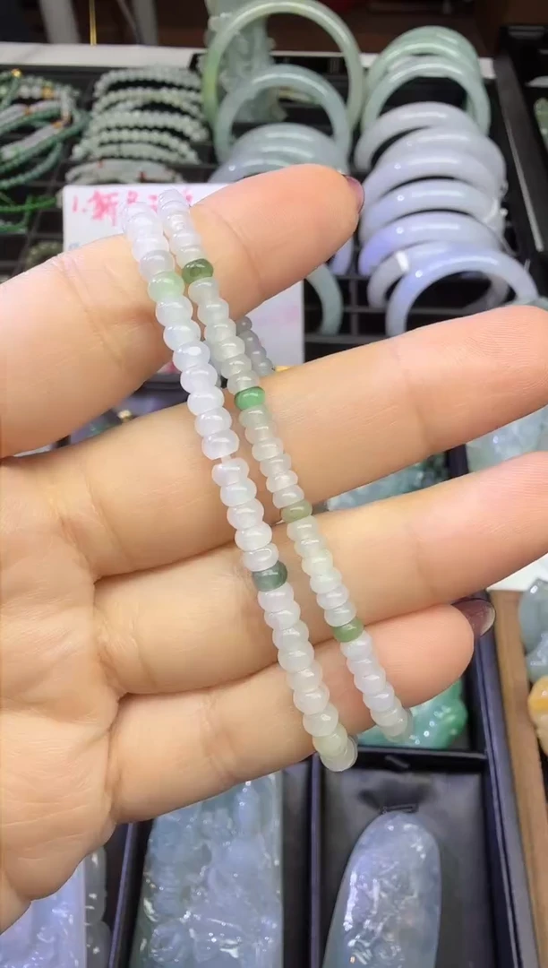 【闪购商品】翡翠颈饰未镶嵌小米珠手串