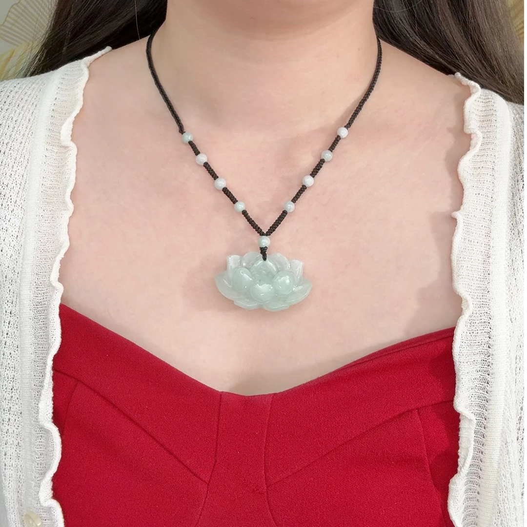 天然翡翠玉（缅甸）A货 莲花吊坠 配检测证书