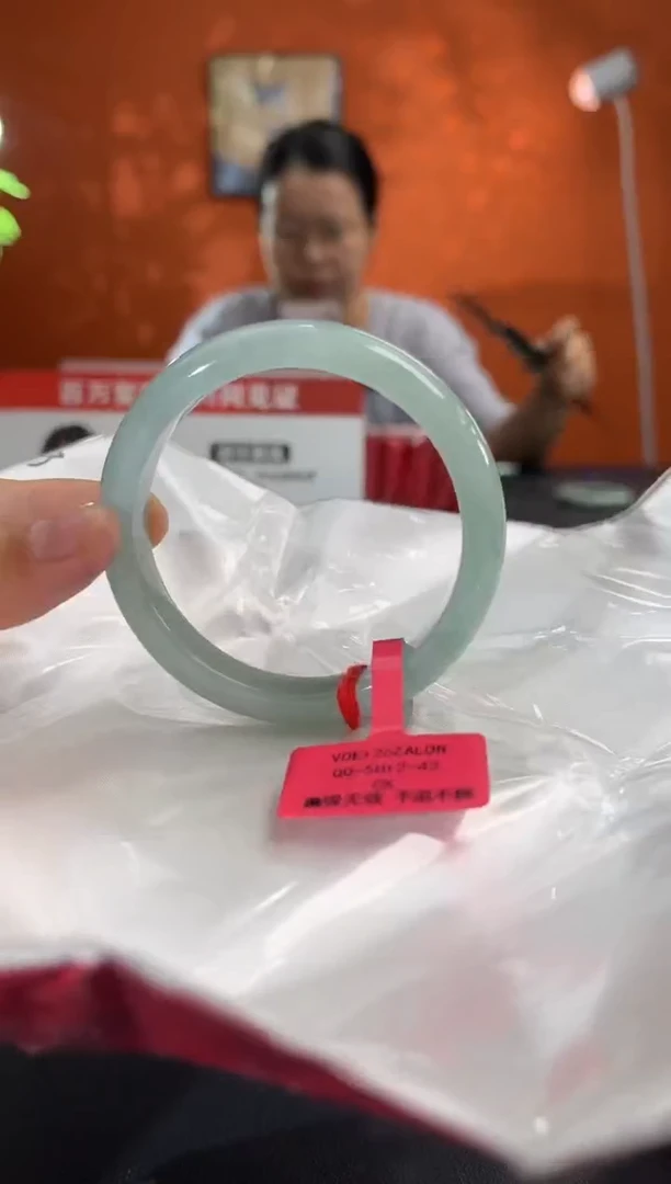 未镶嵌手镯翡翠翡翠手镯