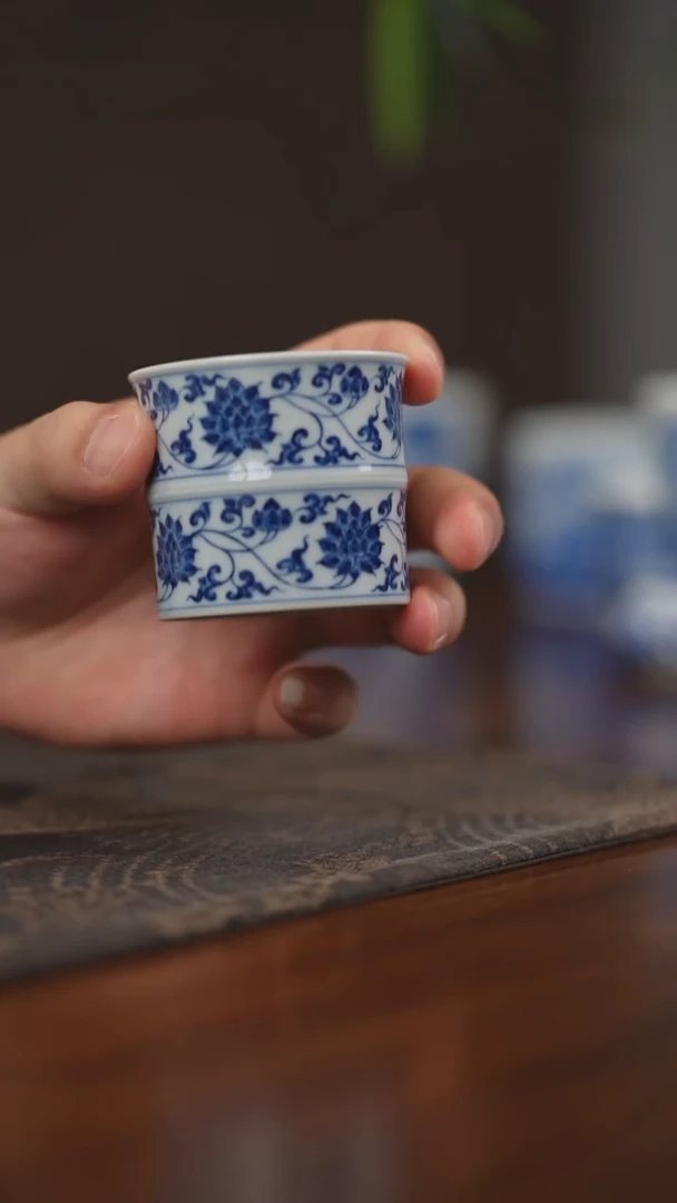 杯子手绘缠枝莲竹节杯带内绘