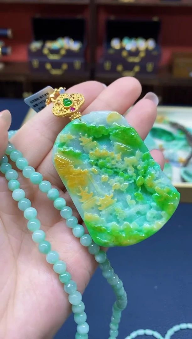 颈饰未镶嵌翡翠吊坠