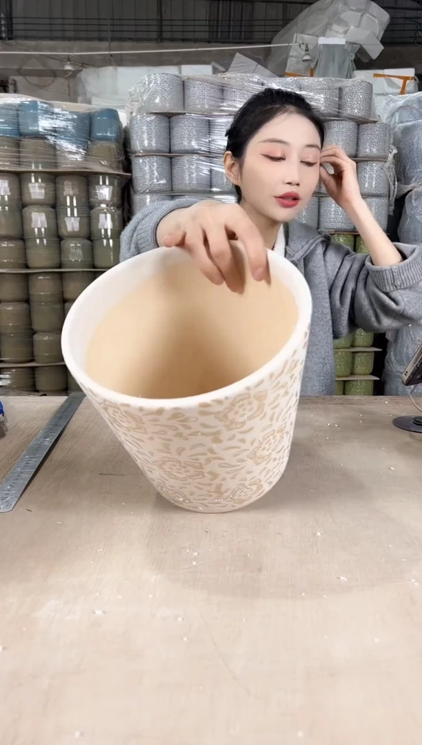 【闪购商品】陶瓷圆筒缩点大号21x19