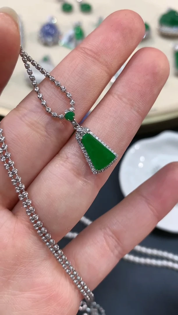 【闪购商品】翡翠吊坠(不含链)18K金镶嵌A43|多样性发其一3980