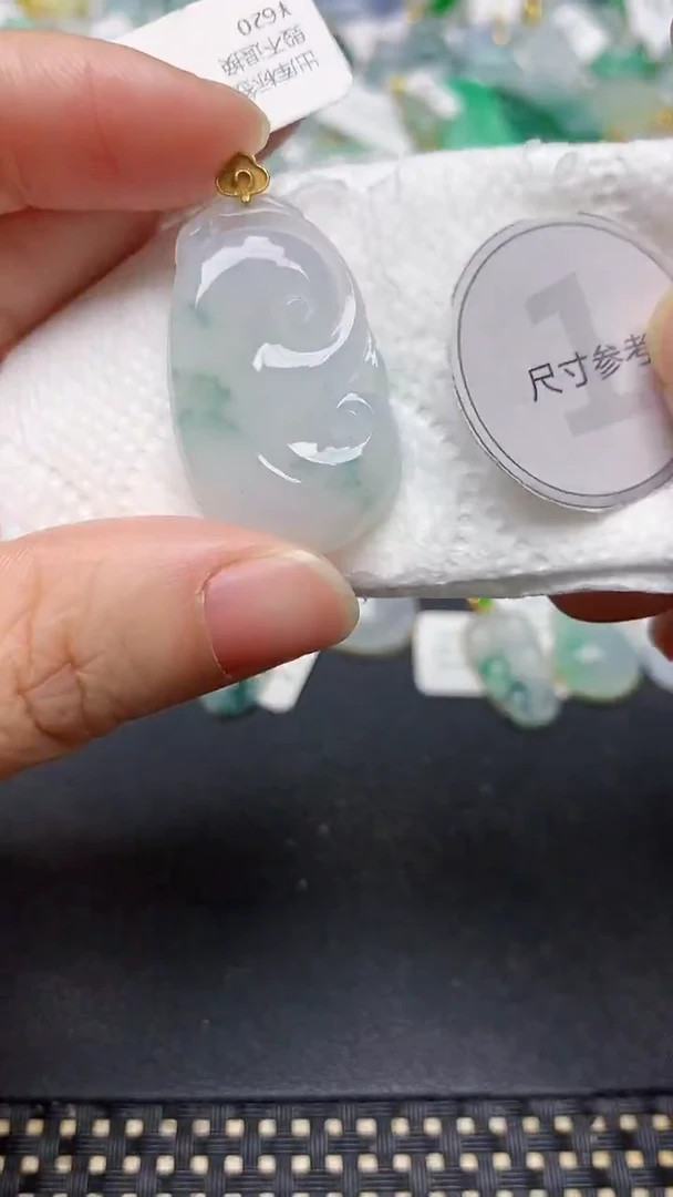 颈饰18K金镶嵌翡翠天然缅甸A货翡翠