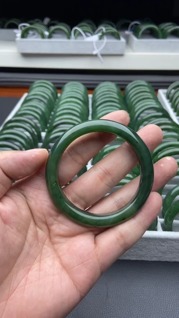 未镶嵌手镯和田玉（碧玉）03-56.5-有瑕