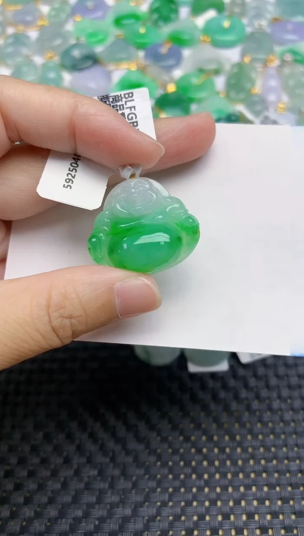 翡翠18K金镶嵌颈饰天然翡翠A货