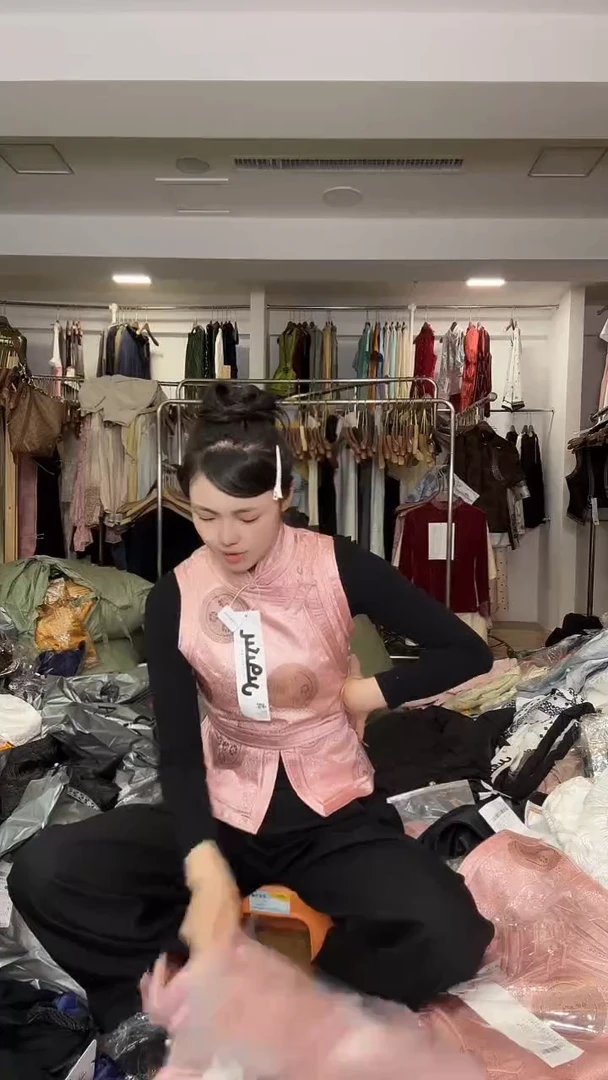 马甲   S码         95斤