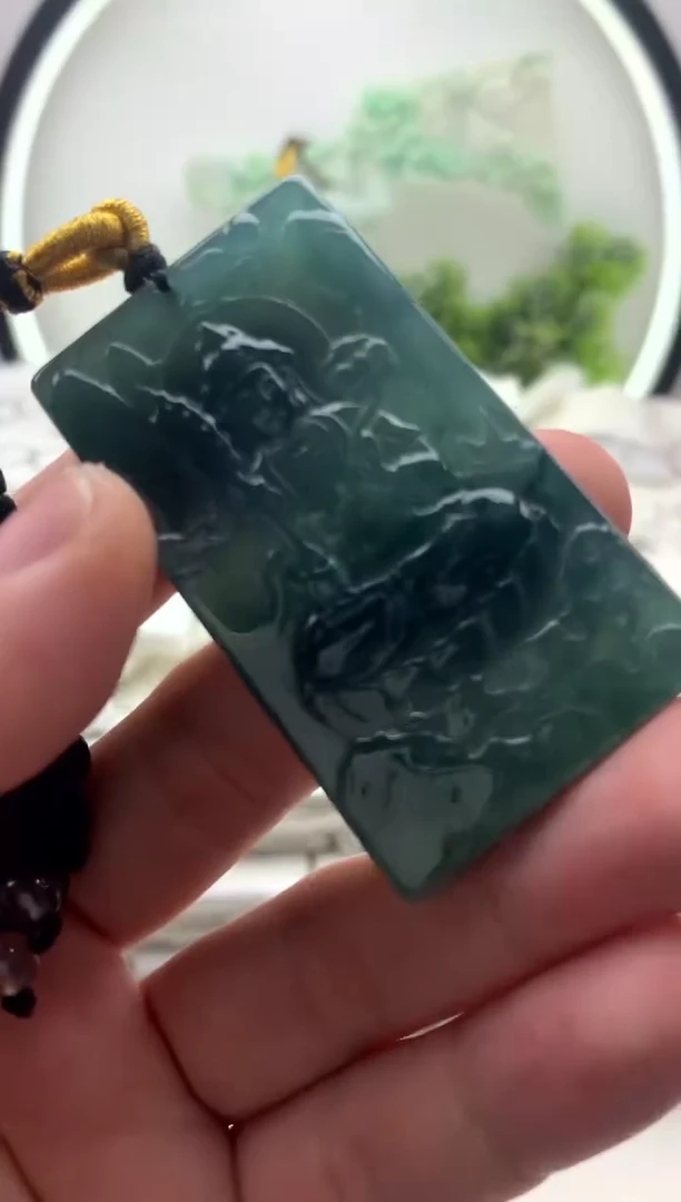 翡翠未镶嵌颈饰虚空藏