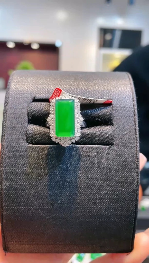 【闪购商品】翡翠颈饰18K金镶嵌A51天然A货翡翠两用款戒指