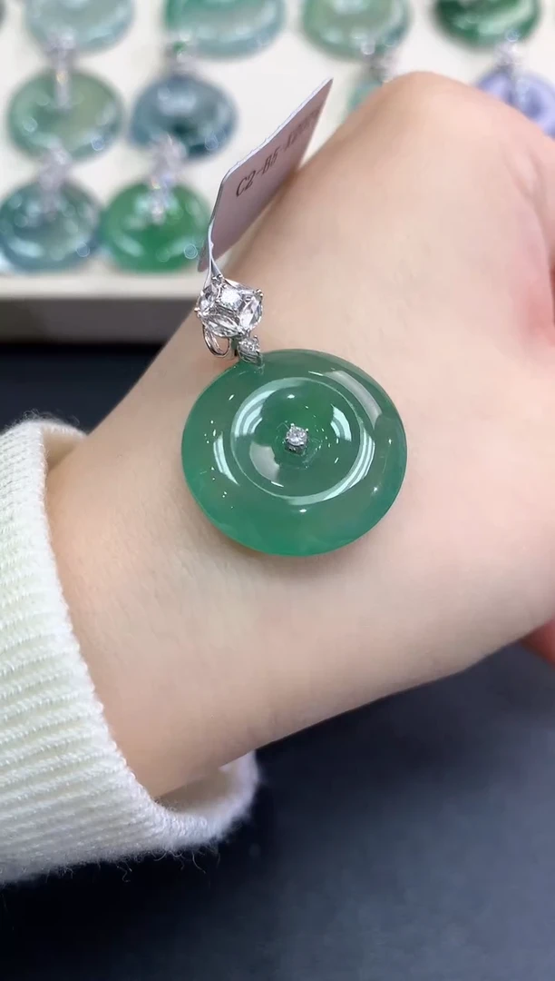 【闪购商品】翡翠颈饰18K金镶嵌B39 多样性一件发货