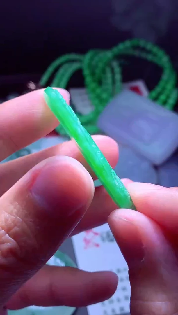 未镶嵌定制翡翠风*?翡翠毛货定制