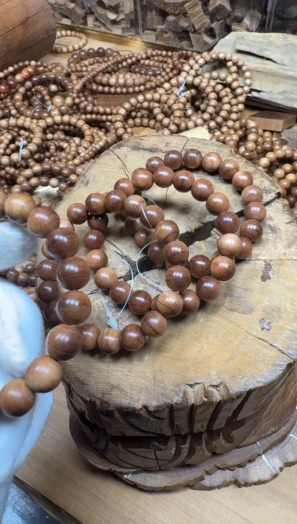 檀香木手串/手链欢****侯老山檀香檀香王1.0单圈横纹沉水黑肉一条