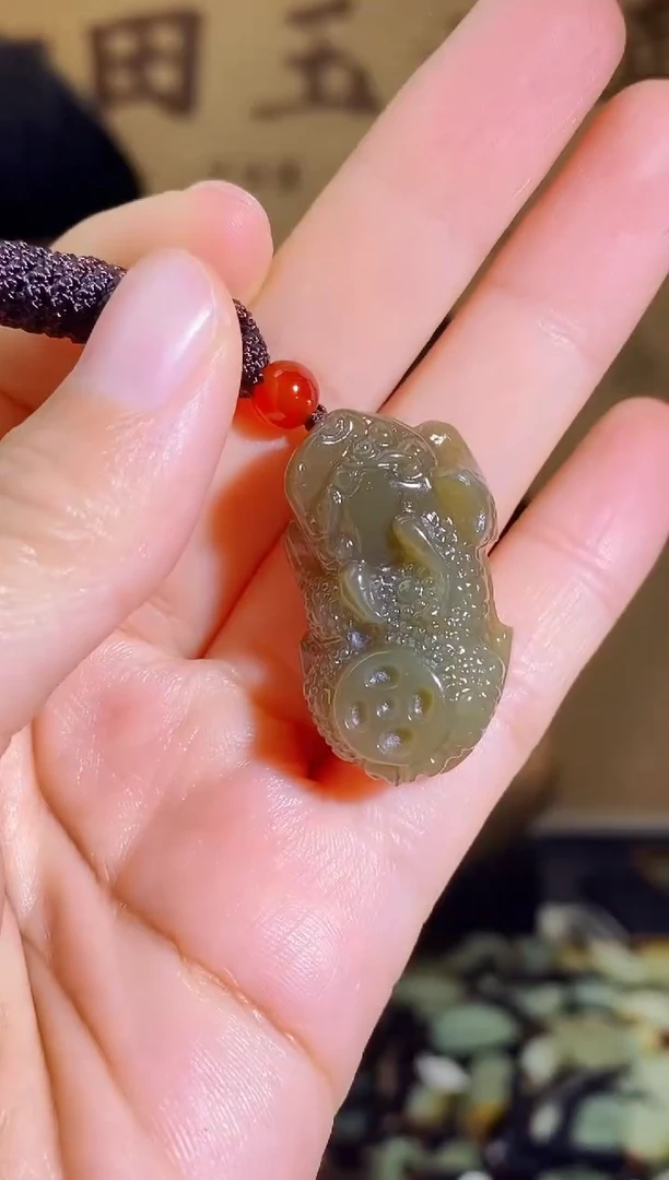 颈饰未镶嵌和田玉1