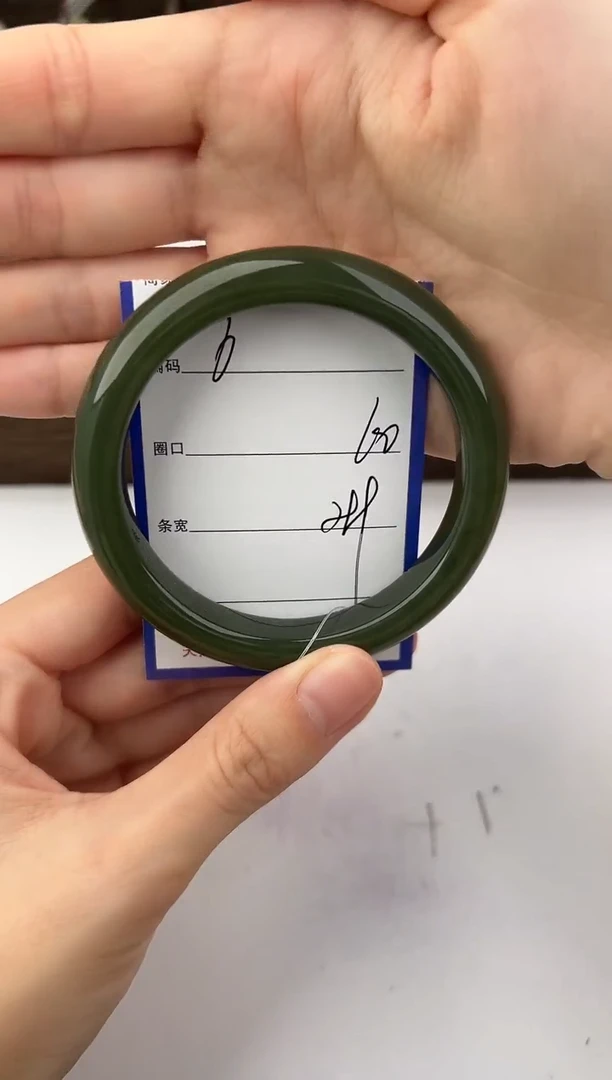 未镶嵌手镯和田玉6颜色微差无瑕疵