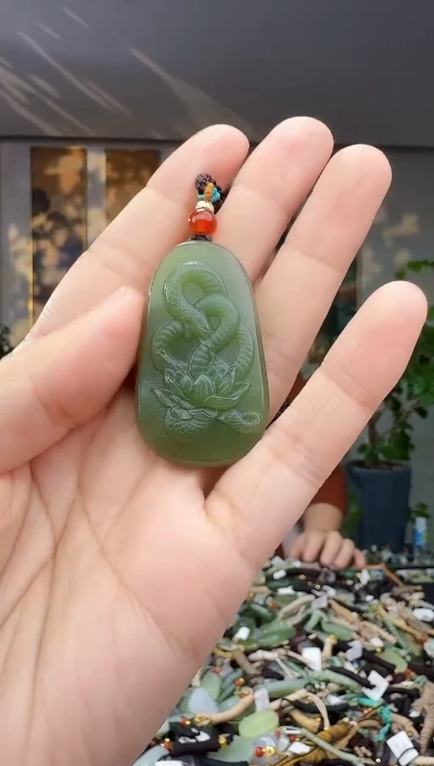 未镶嵌和田玉挂件拍一发一