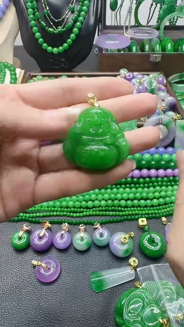 颈饰未镶嵌翡翠冰绿大佛