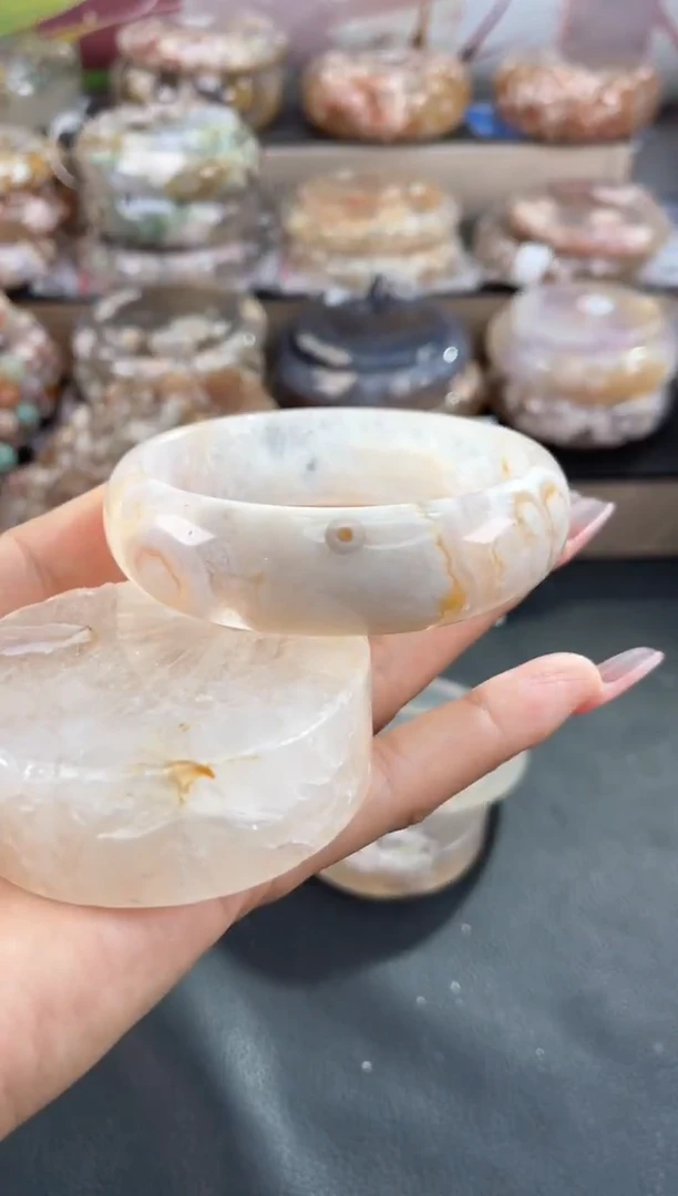 未镶嵌手镯石英质玉62