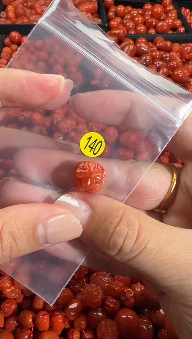 颈饰未镶嵌南红玛瑙1