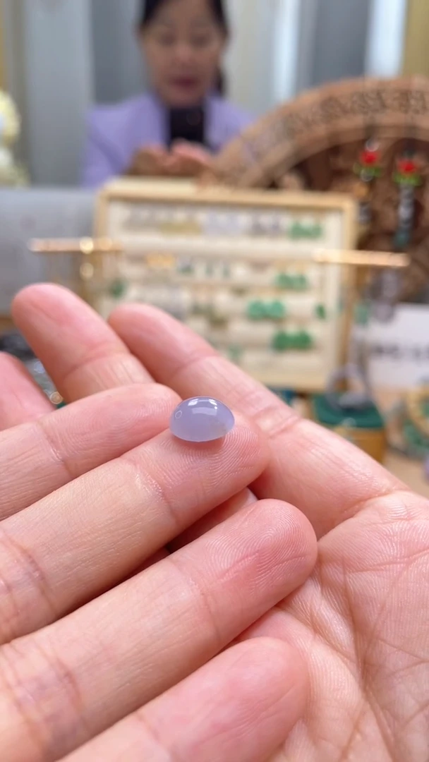 【闪购商品】翡翠颈饰未镶嵌花