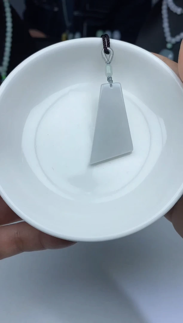 【闪购商品】翡翠颈饰未镶嵌天然缅甸翡翠A货随型挂件