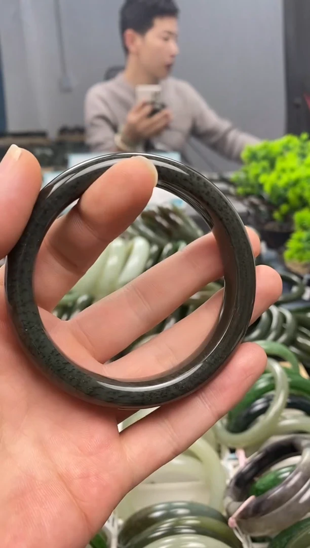 未镶嵌手镯和田玉62.5