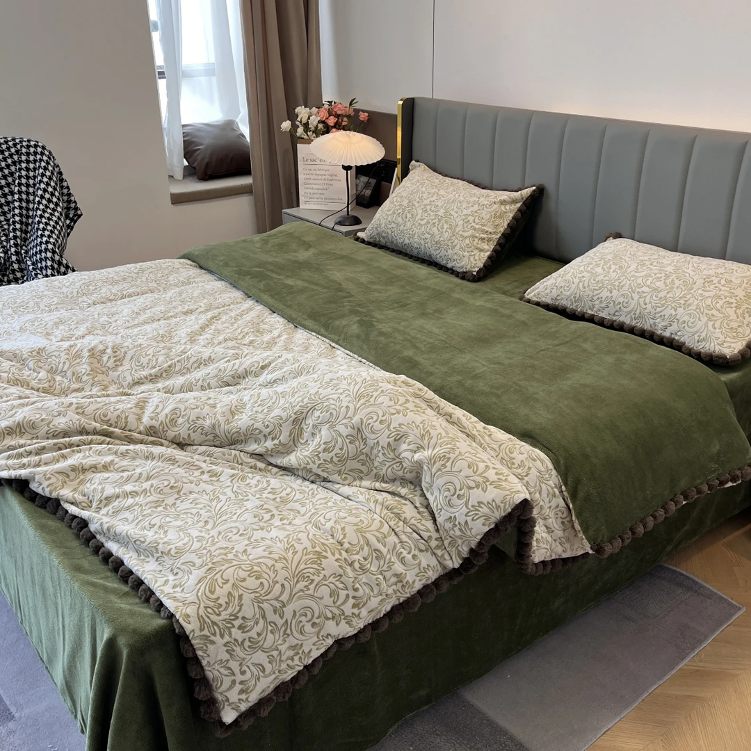 轻奢风复古雕花绒牛奶绒兔毛球双面绒四件套立体着色烂花牛奶绒