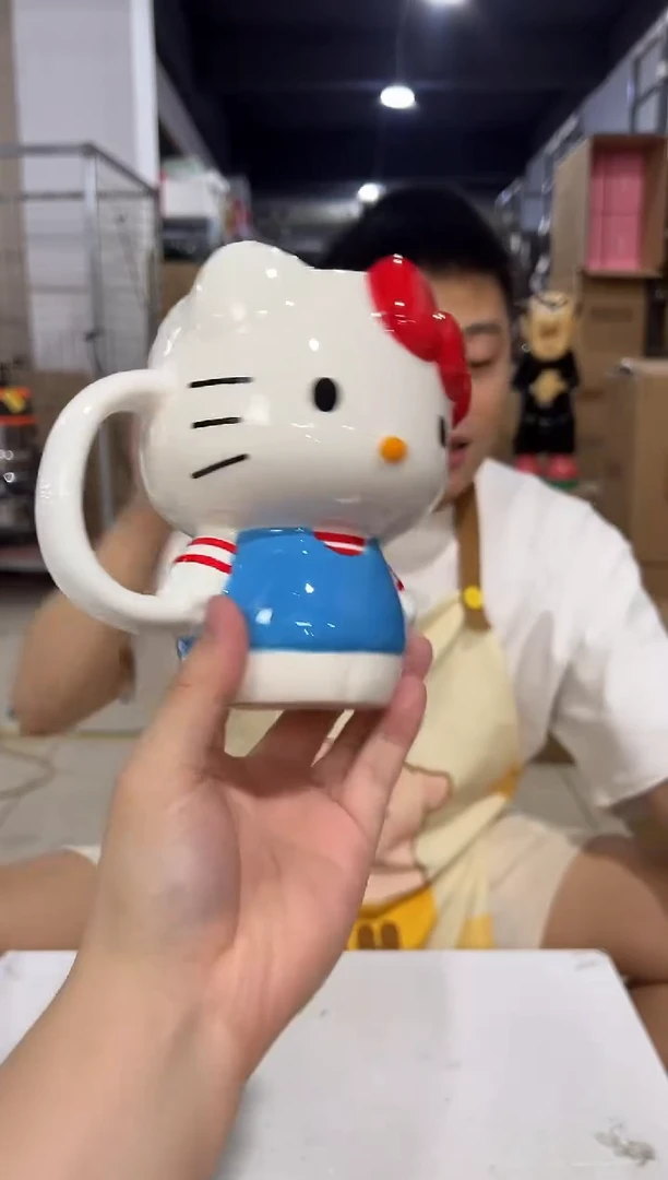 瓷片条纹kt全身杯  陶瓷