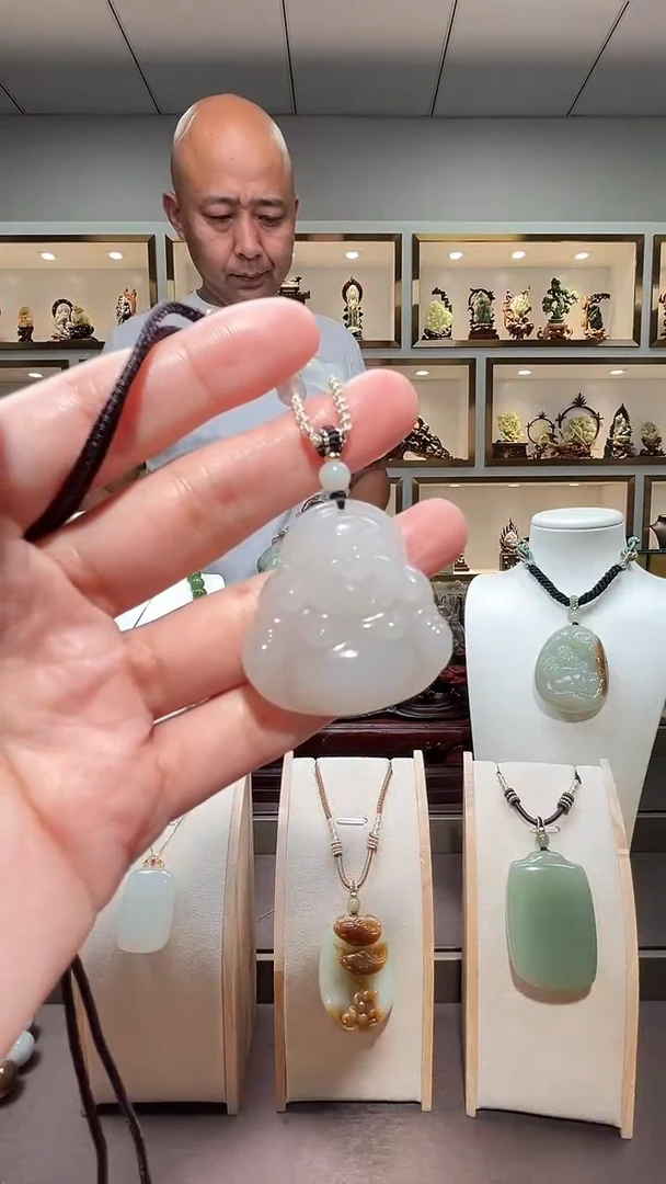 和田玉未镶嵌颈饰苏