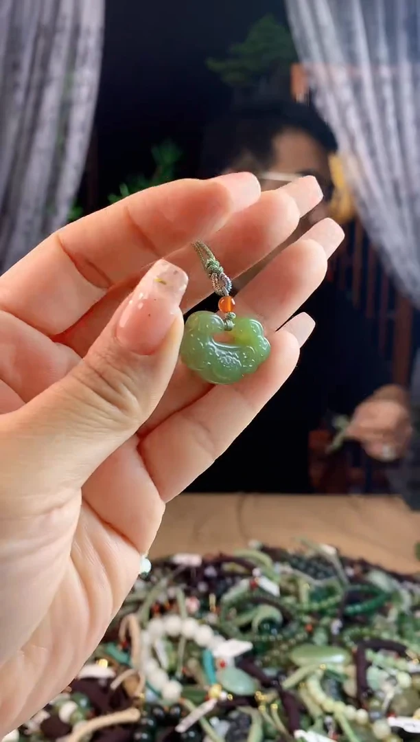 【闪购商品】和田玉挂件未镶嵌多样性发货拍一发一