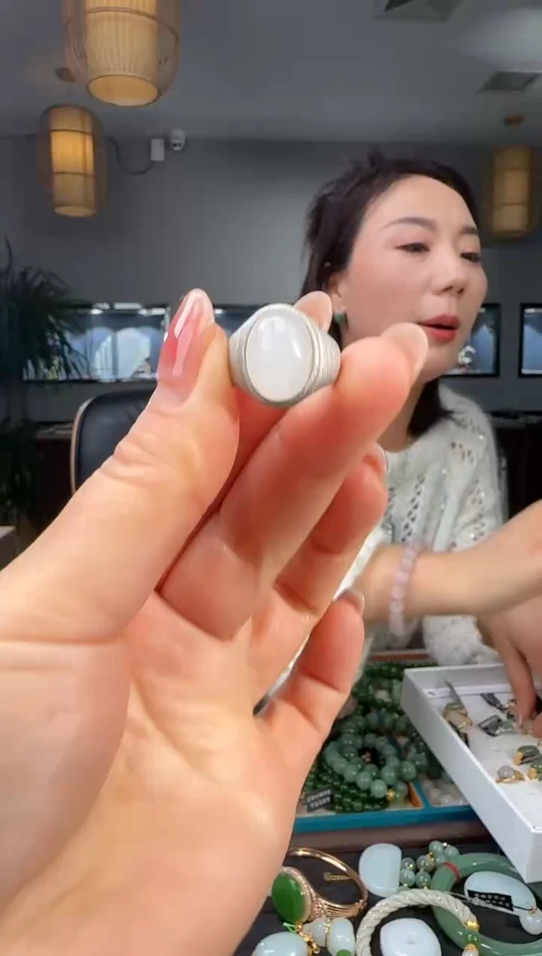 银S925镶嵌戒指和田玉1