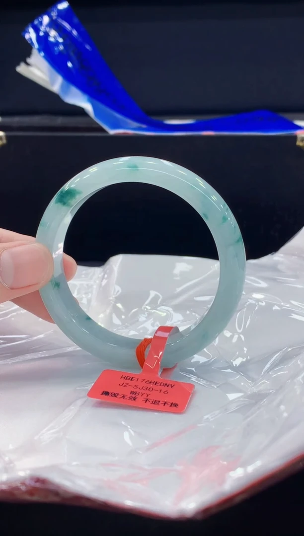 未镶嵌手镯翡翠翡翠手镯