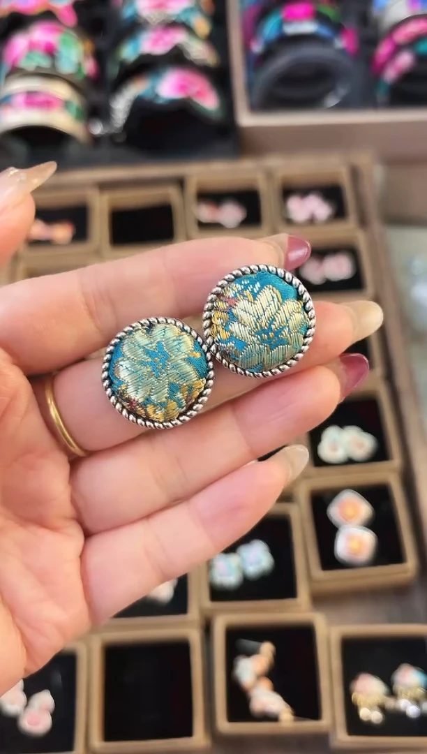 织绣艺枝独绣手工饰品231