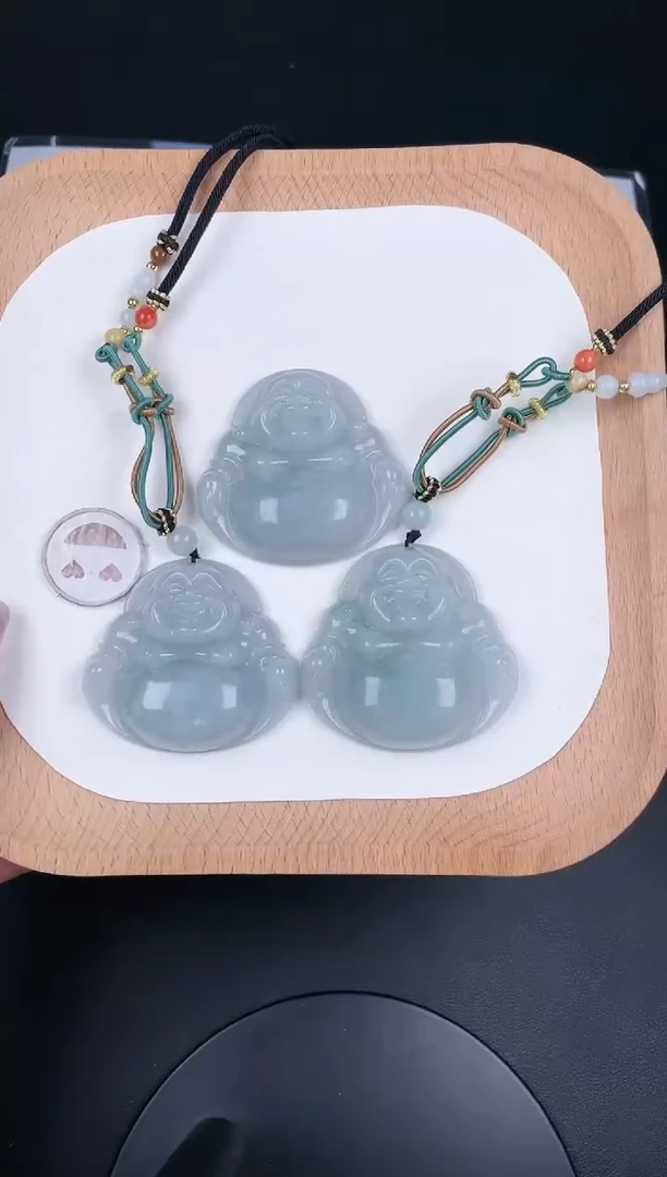 翡翠未镶嵌颈饰LH038翡翠油冰浅绿大佛+送同款绳子多样性发其一