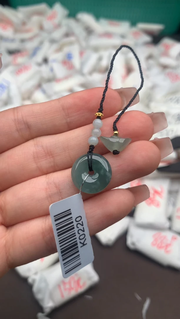 【闪购商品】翡翠挂件未镶嵌一