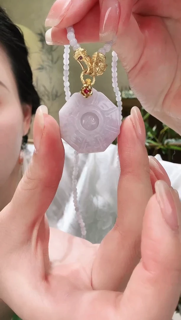 颈饰未镶嵌翡翠吊坠