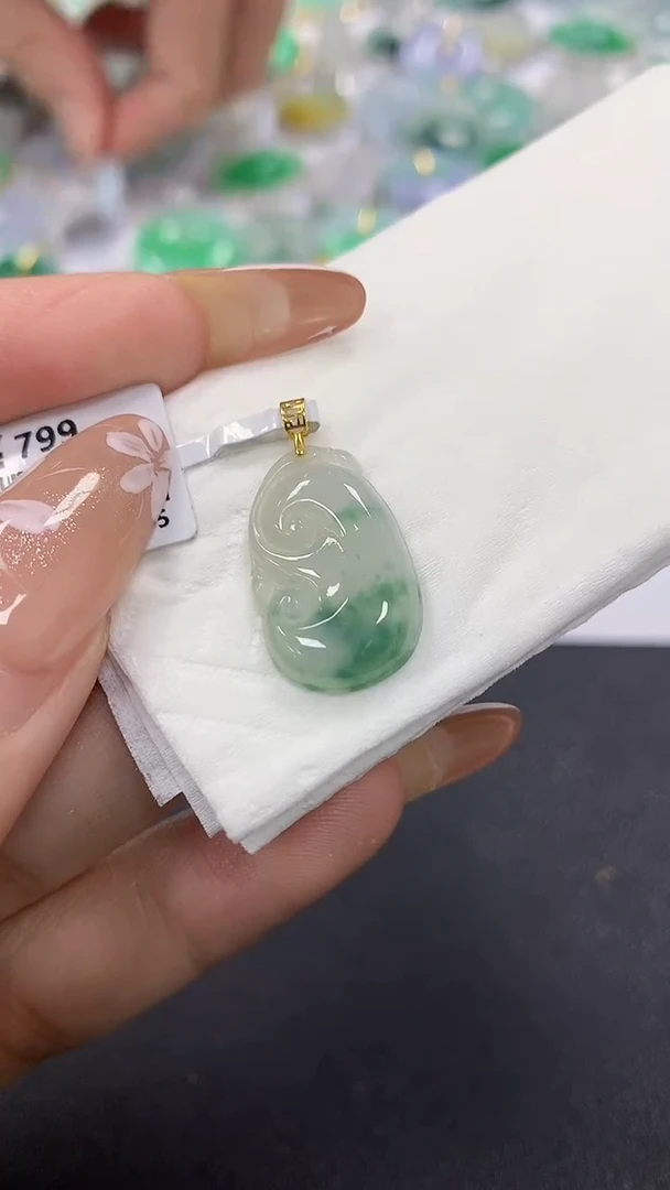 颈饰18K金镶嵌翡翠a货假一赔三支持复检百元上9元证书费自理