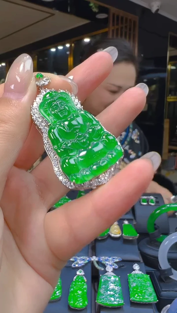 吊坠(赠链)银S925镶嵌翡翠008(多样性发货发其一)