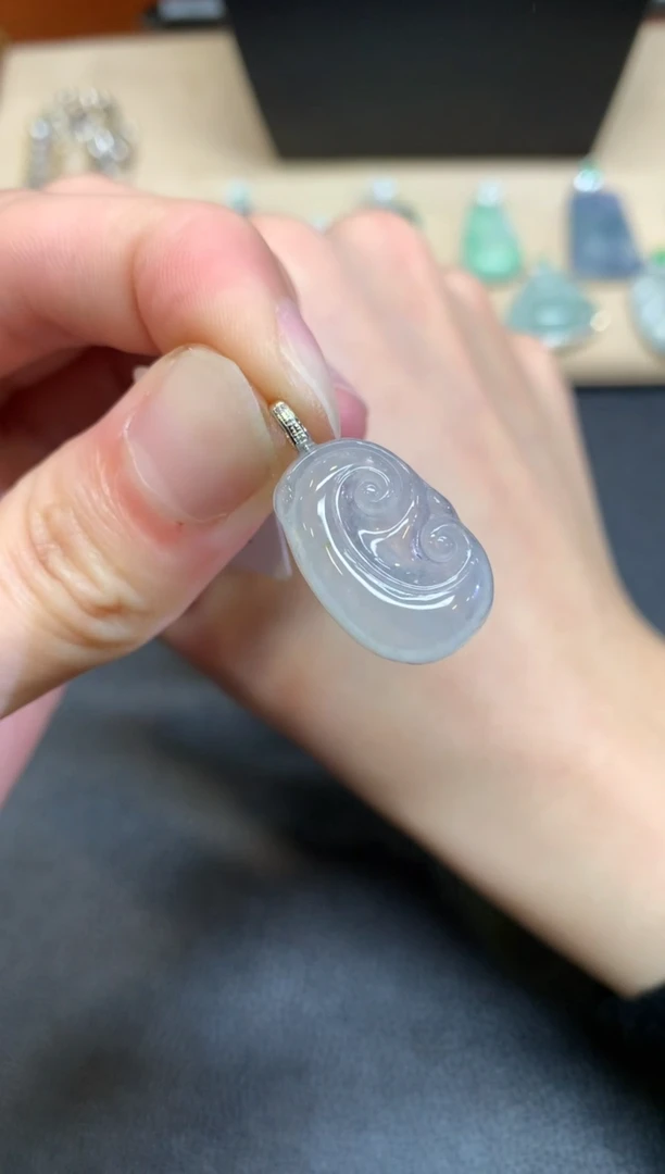 【闪购商品】翡翠颈饰18K金镶嵌如意【无服务费】