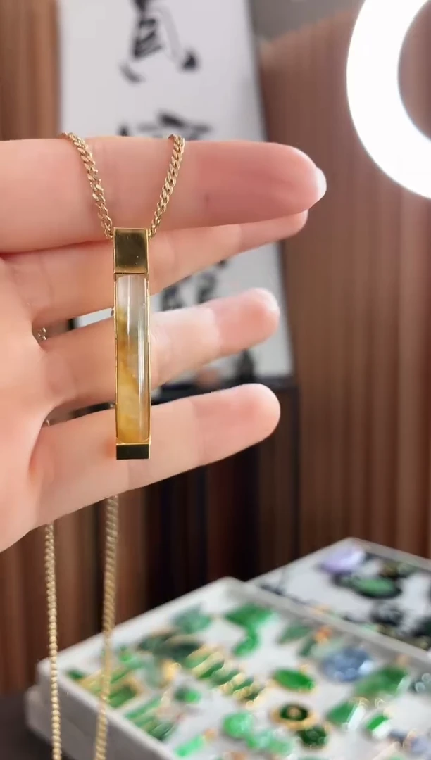 吊坠(不含链)18K金镶嵌翡翠吊坠