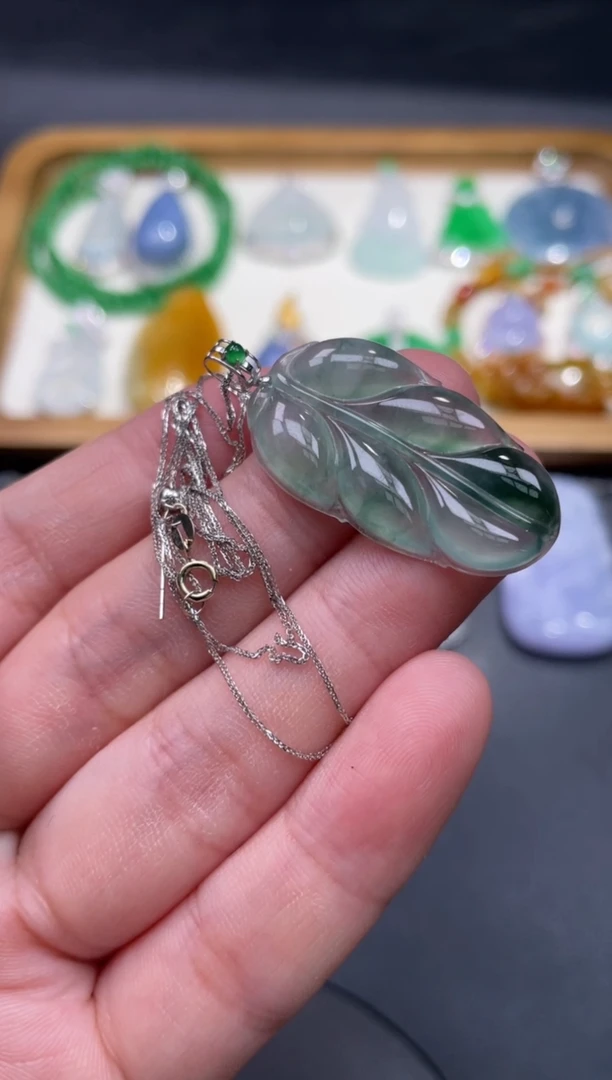 【闪购商品】翡翠颈饰18K金镶嵌102.........