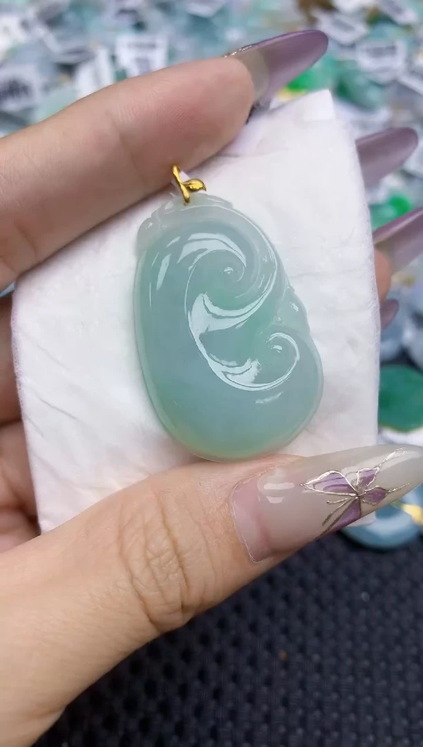 翡翠挂件18K金镶嵌天然翡翠A货