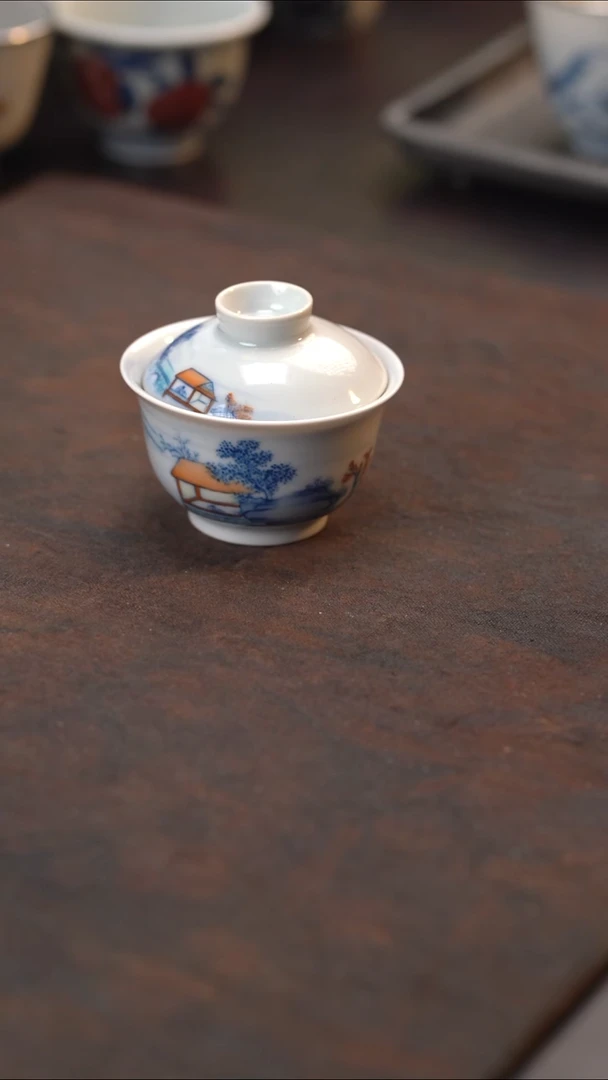 手绘斗彩山水盖碗