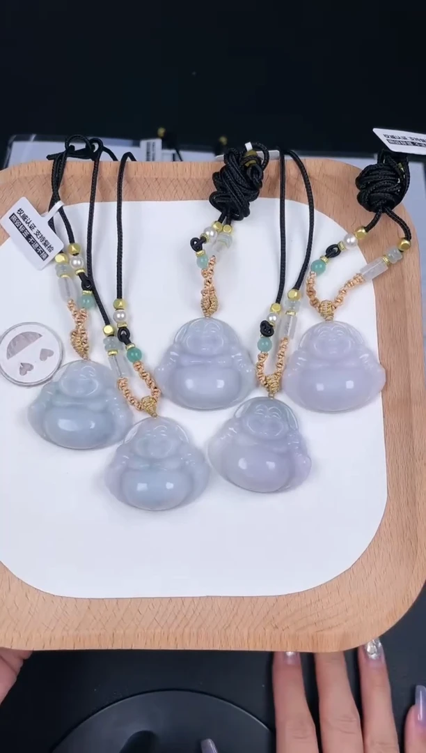 翡翠未镶嵌颈饰LA047翡翠浅色中佛（多样性发其一）