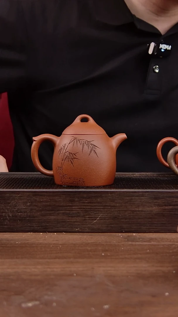 茶壶紫砂A****o红清水秦权   刻绘竹子   200CC