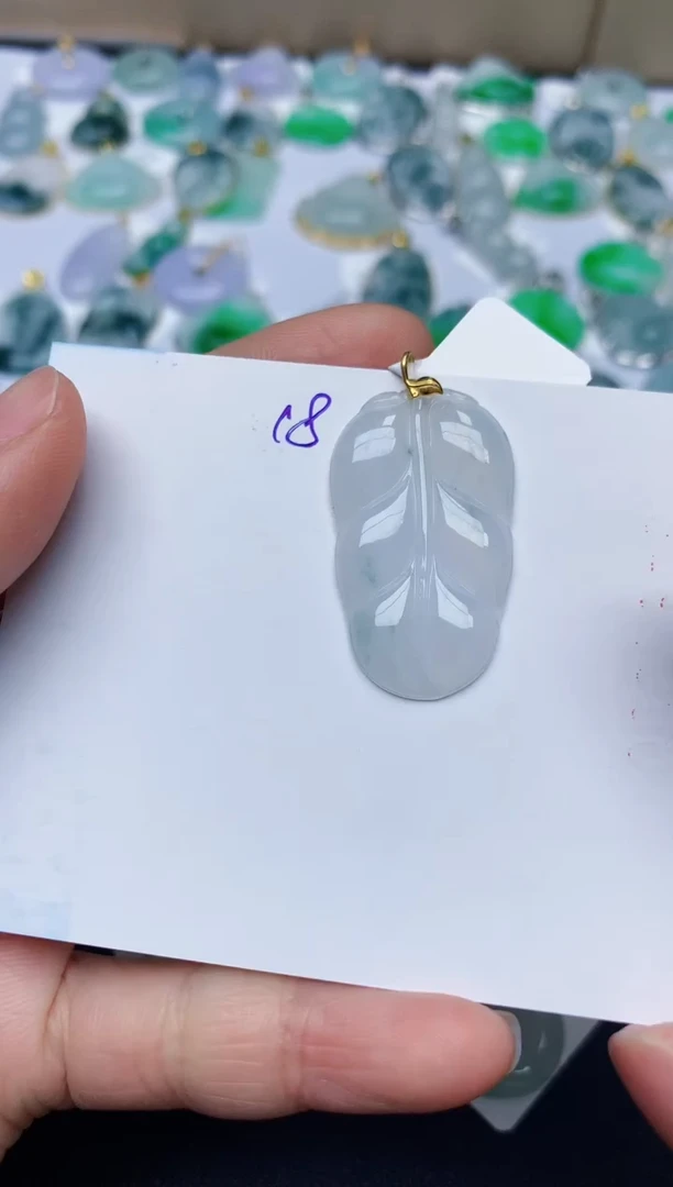 【闪购商品】翡翠颈饰18K金镶嵌天然翡翠A货