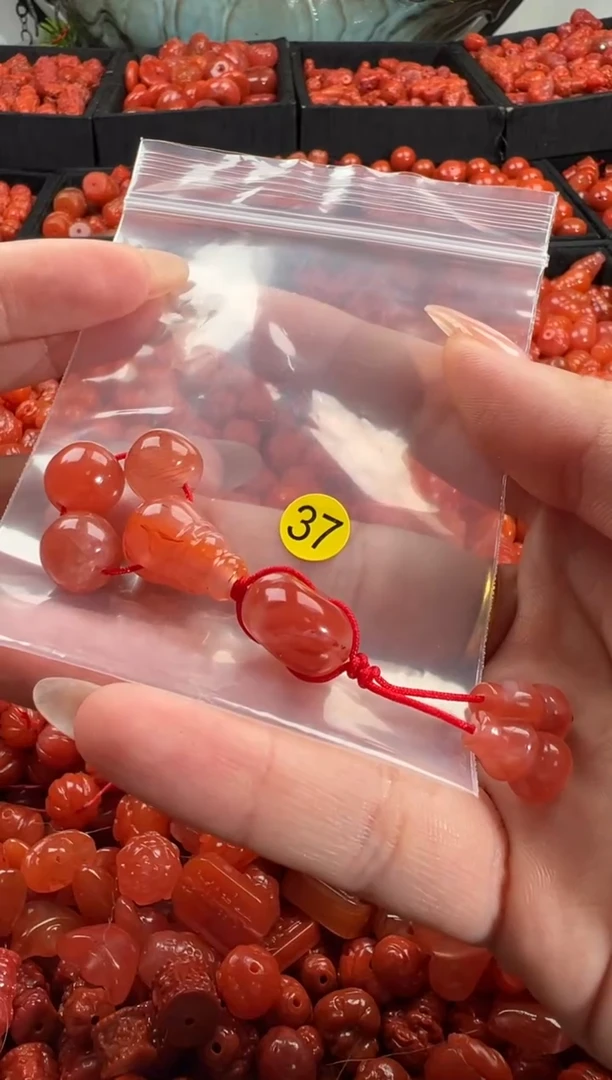颈饰未镶嵌南红玛瑙1