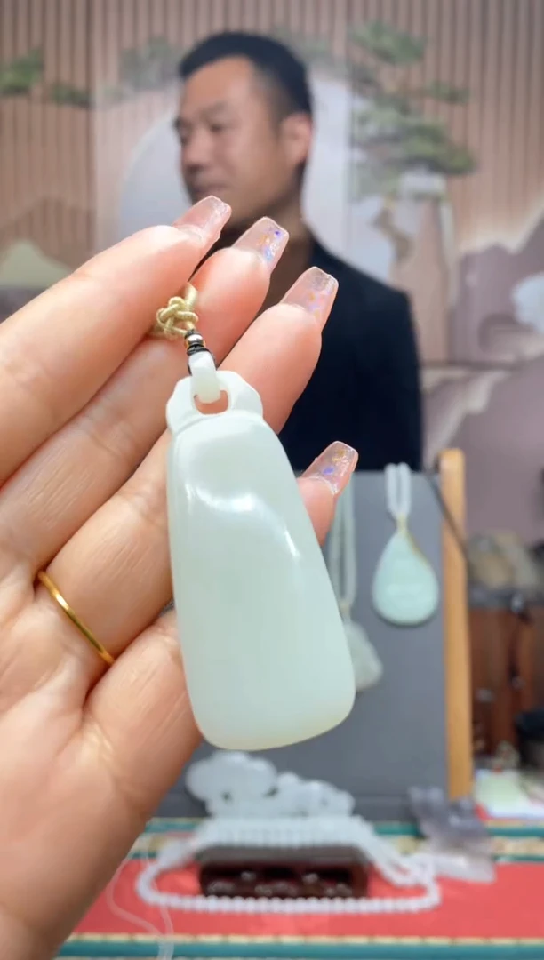 【闪购商品】和田玉颈饰未镶嵌一