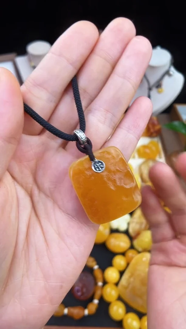 琥珀未镶嵌珠宝奇石柒月
