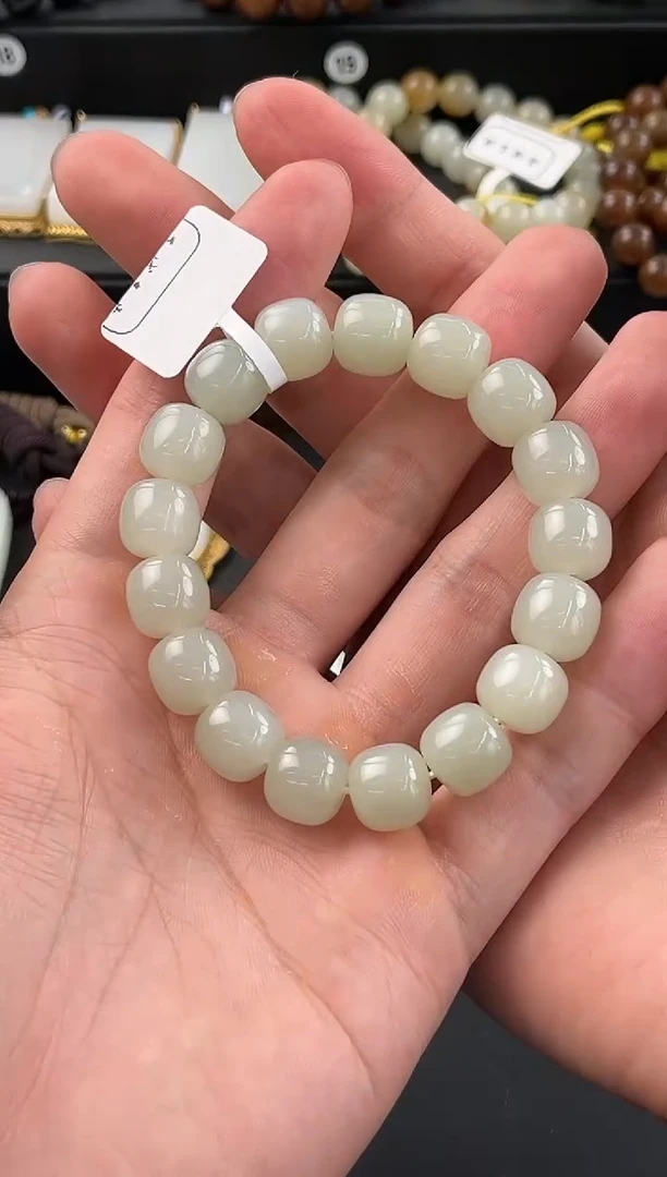 手串未镶嵌和田玉且末青白老型珠手串卡12微色差