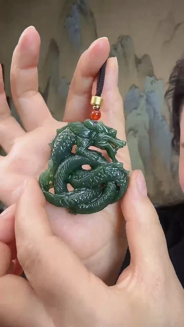 颈饰未镶嵌和田玉.